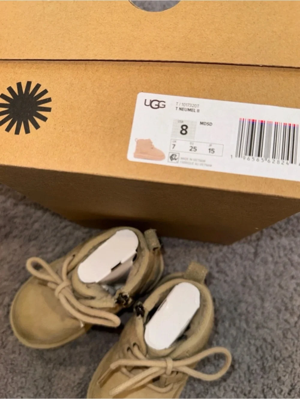 UGG Neumel II Chukka Boots - Toddler US 8